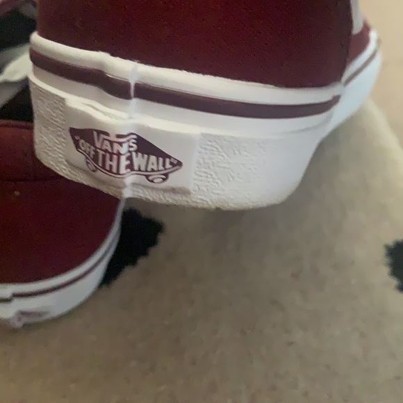 Vans - Picture 4 of 5